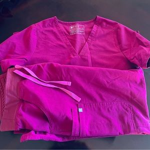 Figs Magenta medium scrub set
